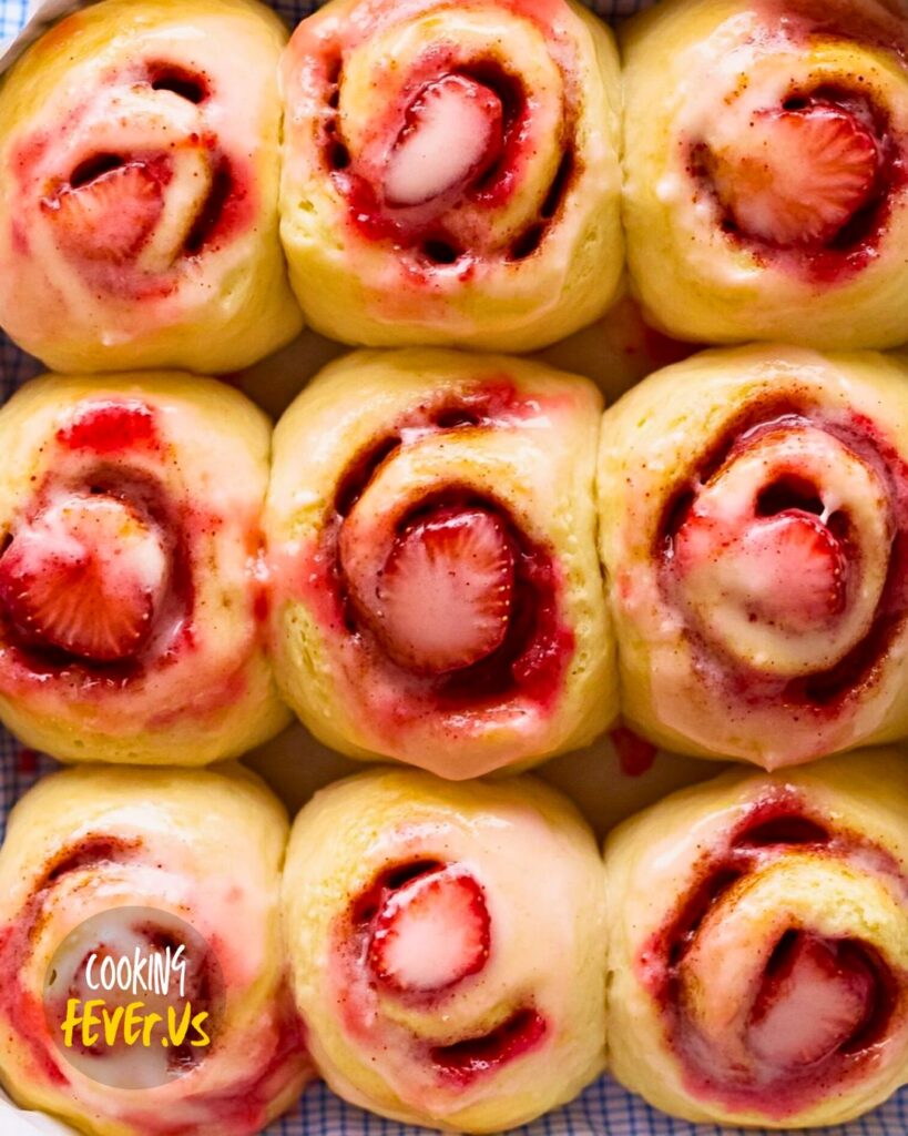 Strawberry Cinnamon Rolls Recipe